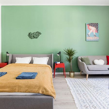 Stylish And Colourful Apartment In The City Centre Будапешт Экстерьер фото